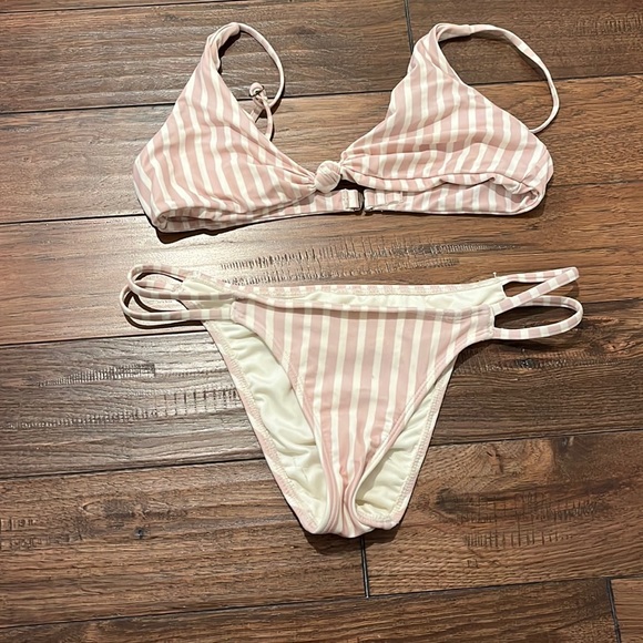 O'Neill Other - O’Neill striped bikini